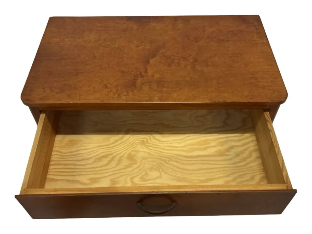 Petite commode vintage des années 1960 en chêne.