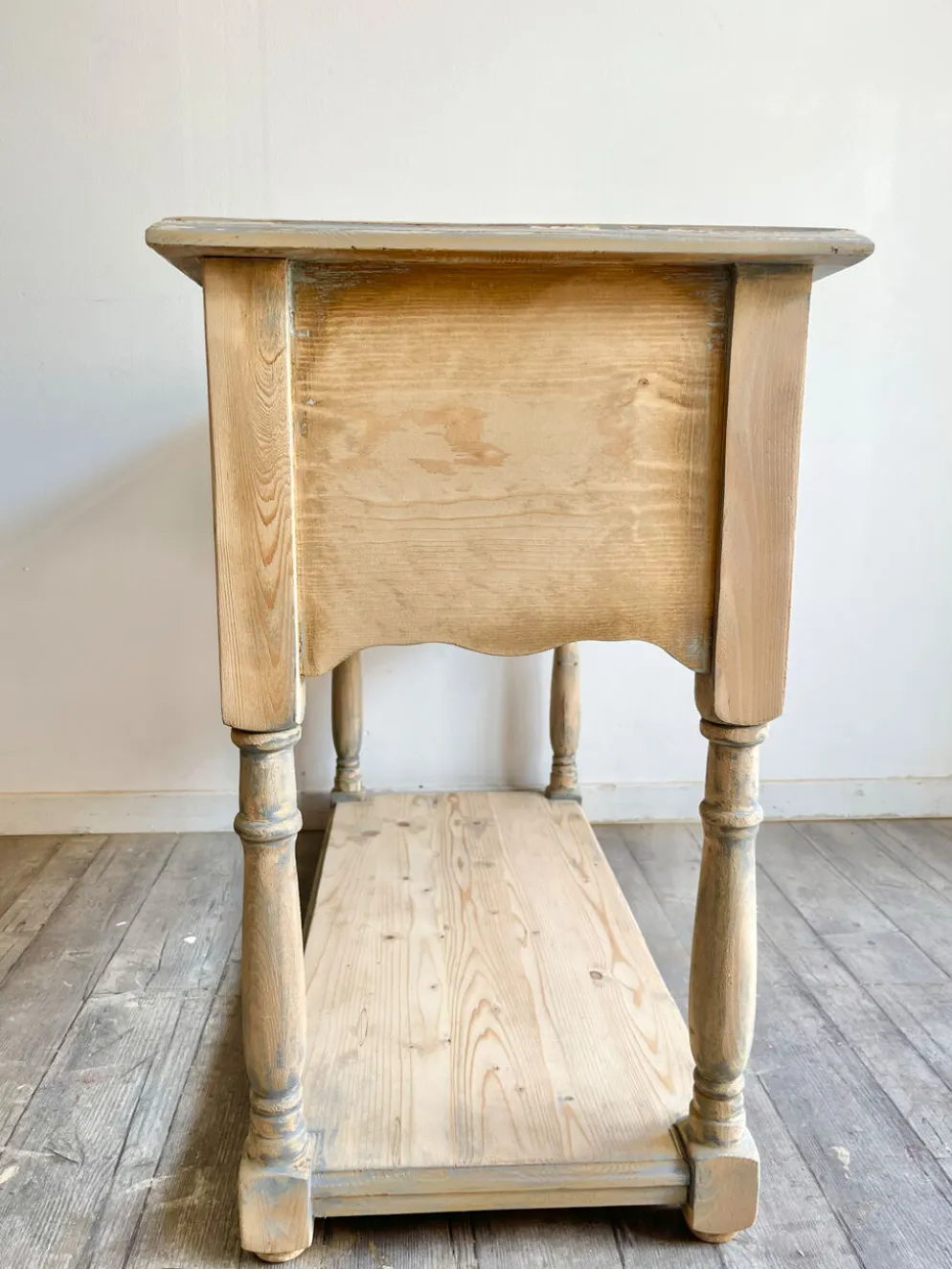 Petite console