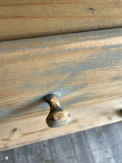 Petite console