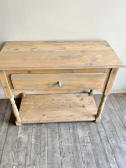 Petite console