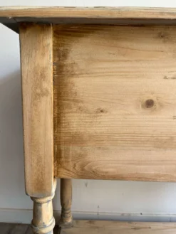 Petite console