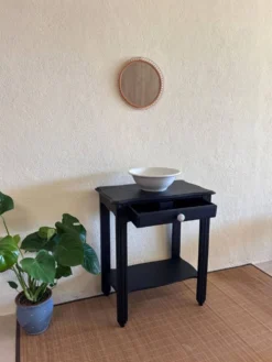 Petite console Art déco revisitée – bois noir mat avec tiroir