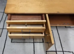 Petite enfilade vintage années 50/60 en bois blond – pieds fuselés
