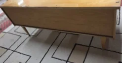 Petite enfilade vintage années 50/60 en bois blond – pieds fuselés