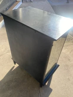 Petite meuble noir