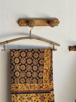 Petite patère à deux accroches en pin bouton ronds H5