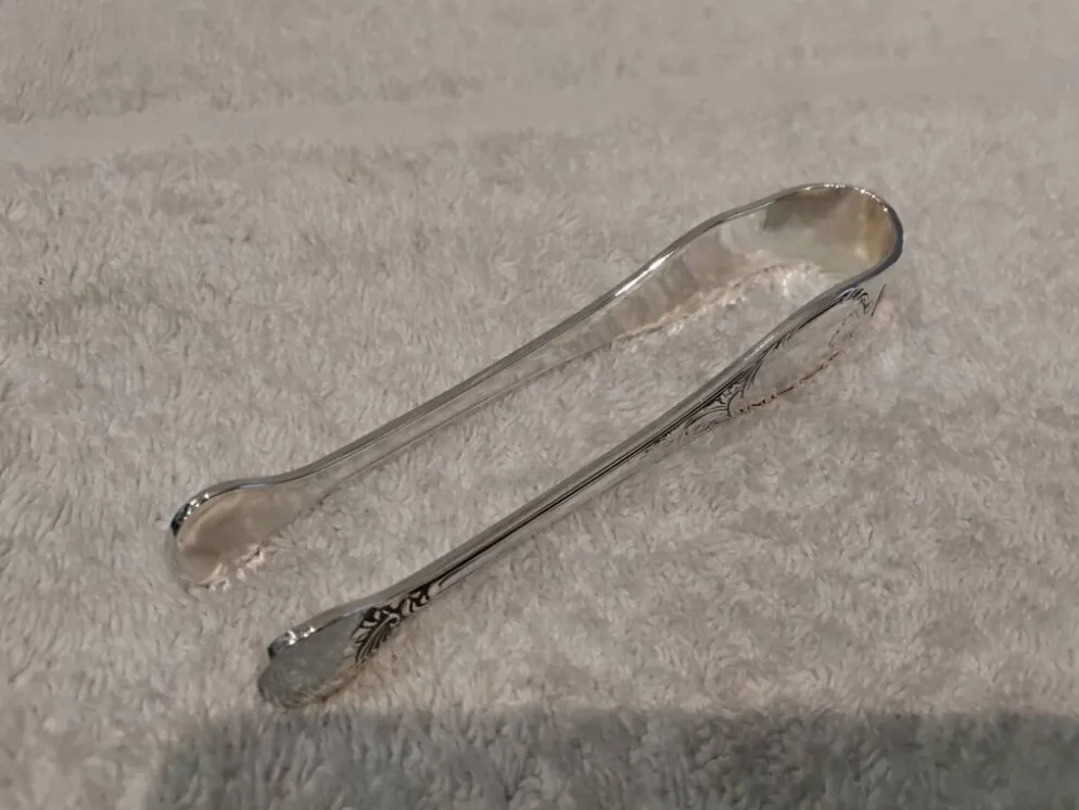 Petite pince à sucre métal argenté orfèvre Christofle Marly 11,3cm