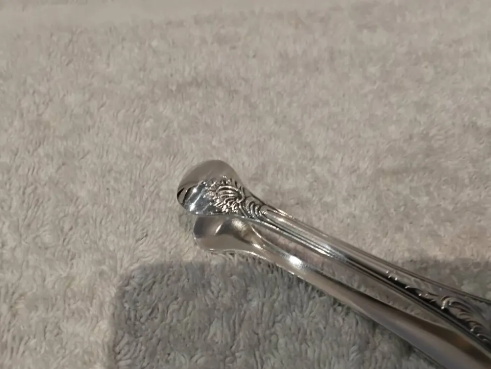 Petite pince à sucre métal argenté orfèvre Christofle Marly 11,3cm