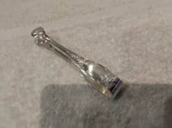Petite pince à sucre métal argenté orfèvre Christofle Marly 11,3cm