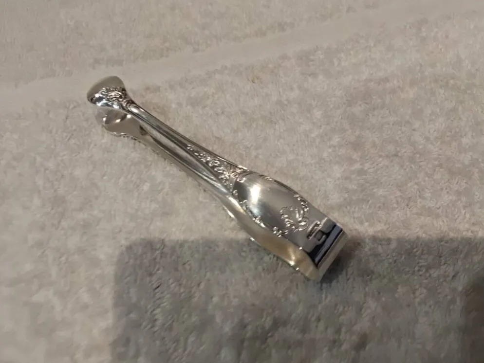 Petite pince à sucre métal argenté orfèvre Christofle Marly 11,3cm