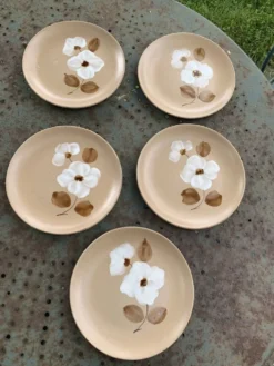 5 petites assiettes a dessert en gres, fait main, moulin des loups, motif de fleurs, made in france