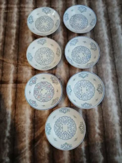 7 petites assiettes creuses Salins France