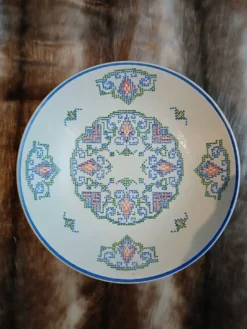 7 petites assiettes creuses Salins France