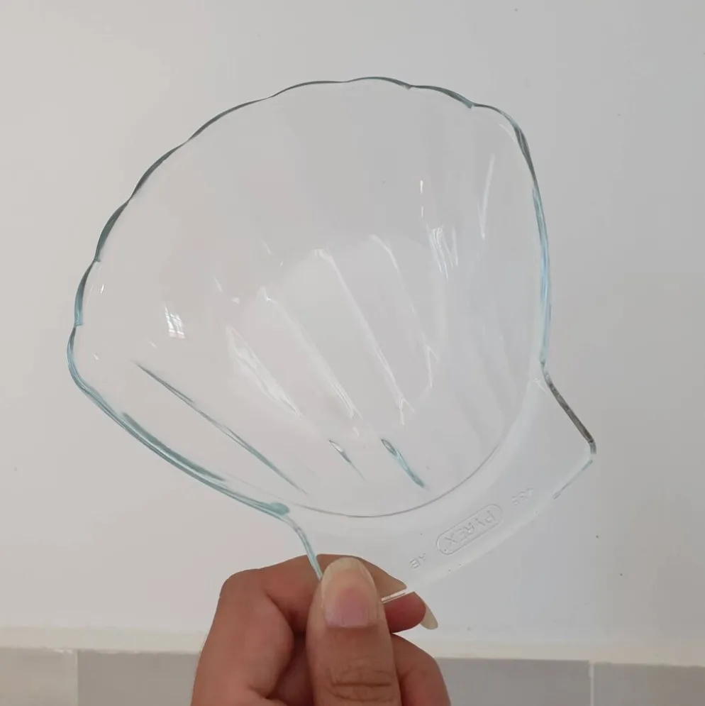 8 petites assiettes de présentation / moules en verre transpar