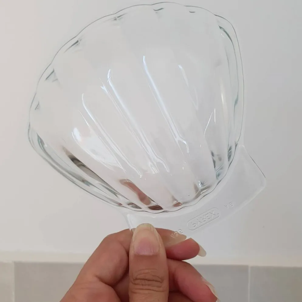 8 petites assiettes de présentation / moules en verre transpar