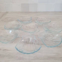 8 petites assiettes de présentation / moules en verre transpar