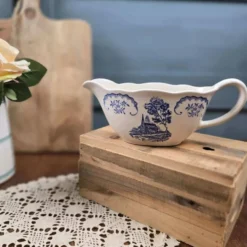 Petite saucière Digoin Bernadette – Faïence ancienne décor bleu campagne