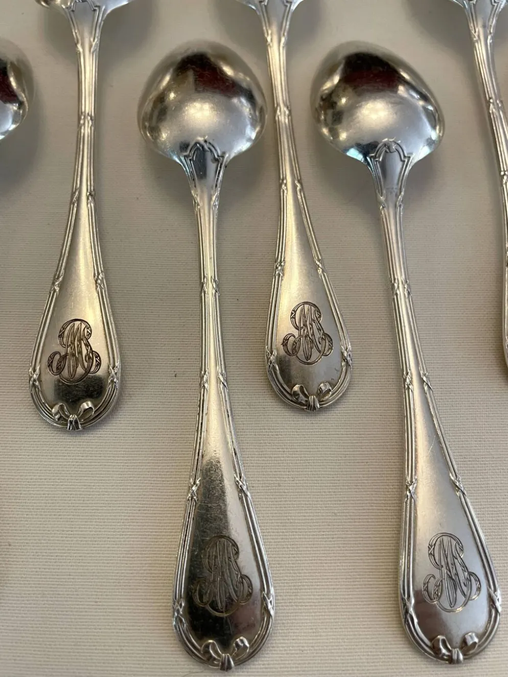 12 petites cuillères Christofle métal argenté (style Louis XVI Rubans)