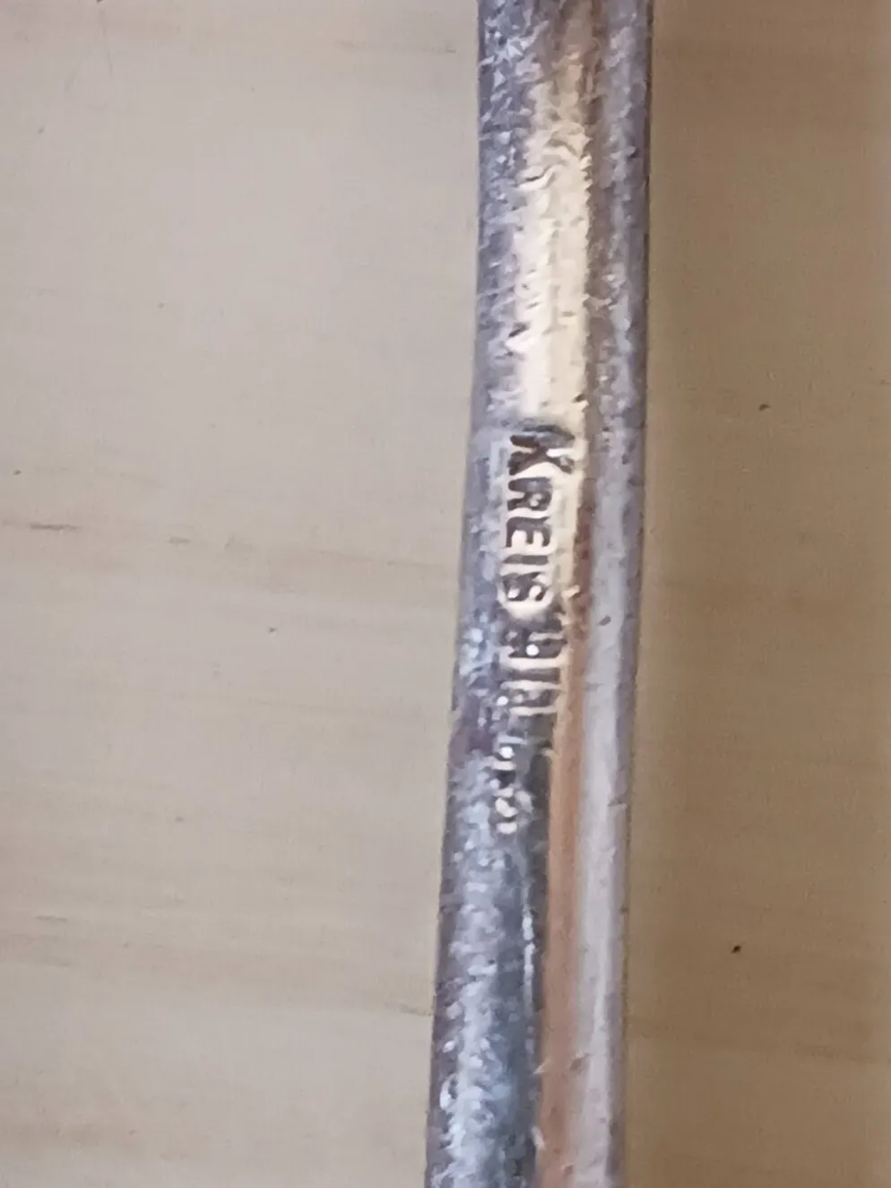 Petites cuillères en métal argenté .