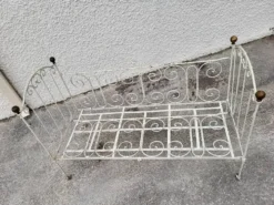 Petite sellette a 2 niveaux en metal et bois 1960