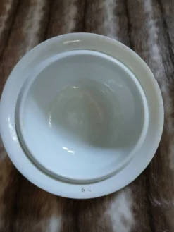 Petite soupière ancienne en Terre de fer