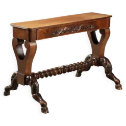 Petite table ancienne en noyer sculpté, Italie, milieu XIXe siècle