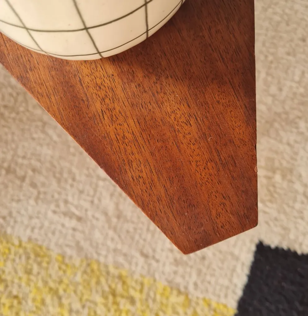 Petite table basse / Bout de canapé géométrique années 50-60