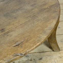 Petite table basse, vers 1920
