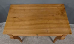 Petite table console en noyer, époque Restauration – début XIXe