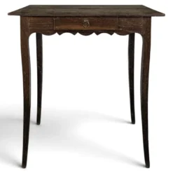 Petite table à écrire Louis XV en noyer à un tiroir