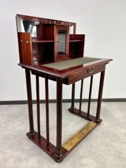 Petite table à écrire sécession