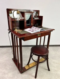 Petite table à écrire sécession