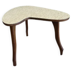 Petite table d’appoint tripode forme haricot – esprit années 50/60
