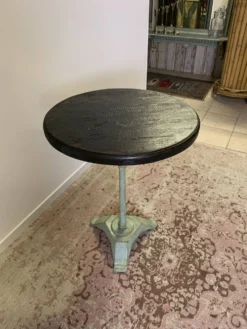 Petite table de bistrot type guéridon