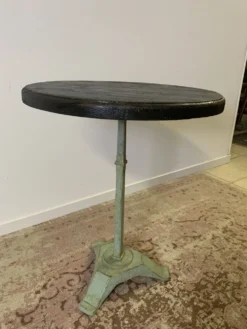 Petite table de bistrot type guéridon