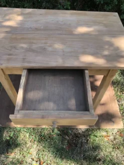Petite table de ferme