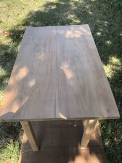 Petite table de ferme