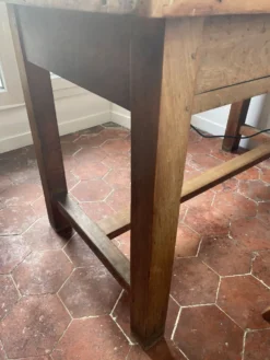 Petite table de ferme ancienne en bois – 120 cm