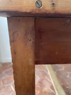 Petite table de ferme ancienne en bois – 120 cm