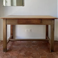 Petite table de ferme ancienne en bois – 120 cm