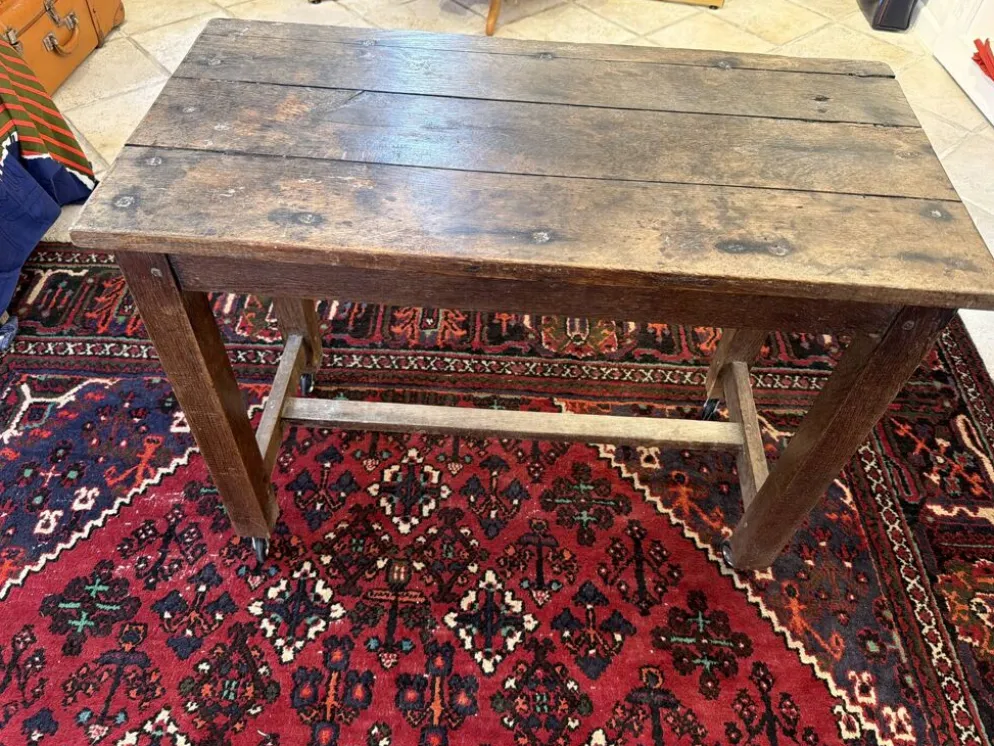 Petite table de ferme ancienne en bois massif – Patine authentique