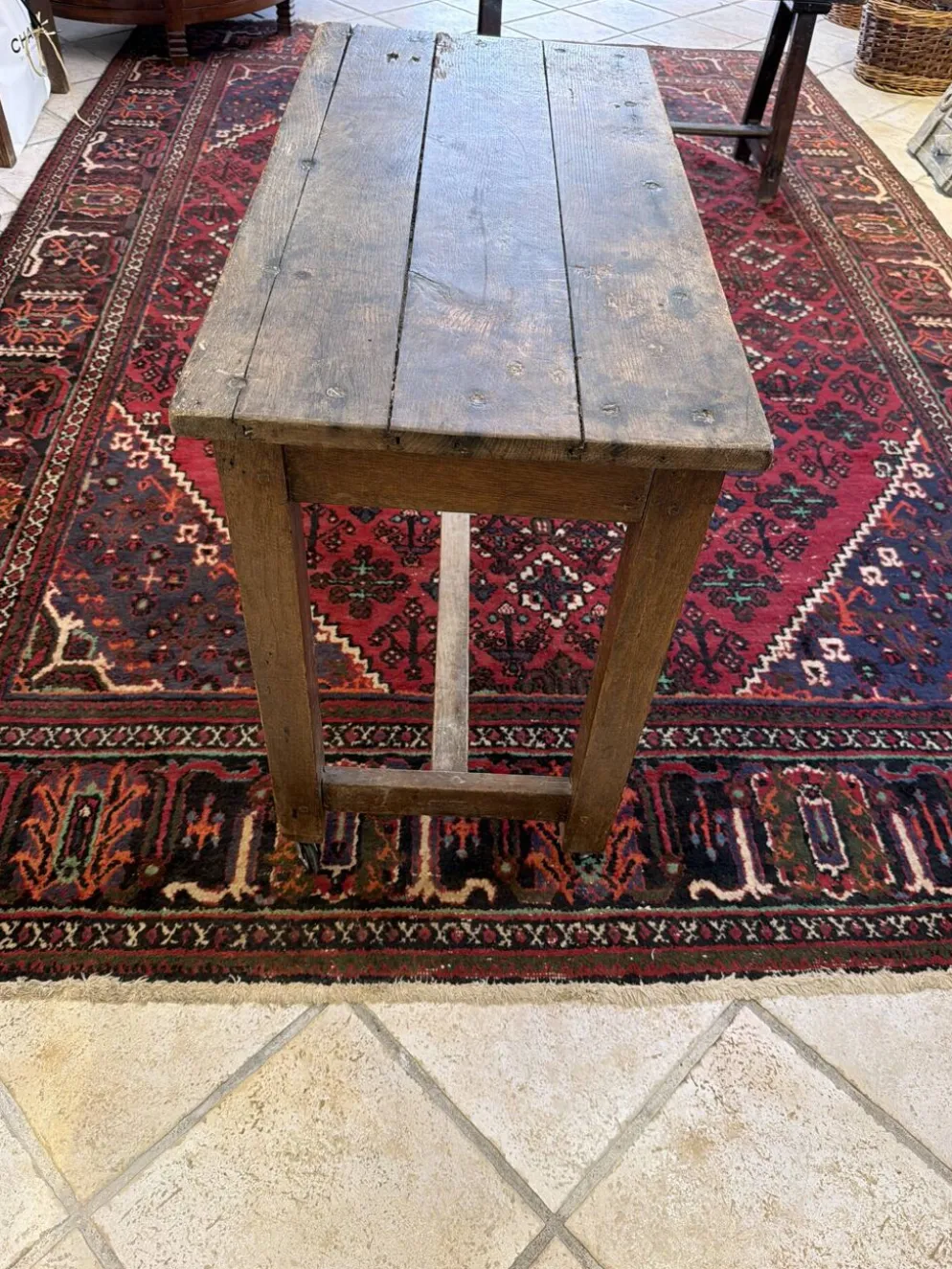 Petite table de ferme ancienne en bois massif – Patine authentique