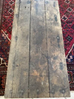 Petite table de ferme ancienne en bois massif – Patine authentique