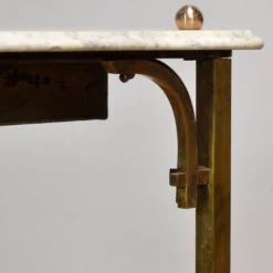 Petite table en laiton avec plateau en marbre, vers 1910