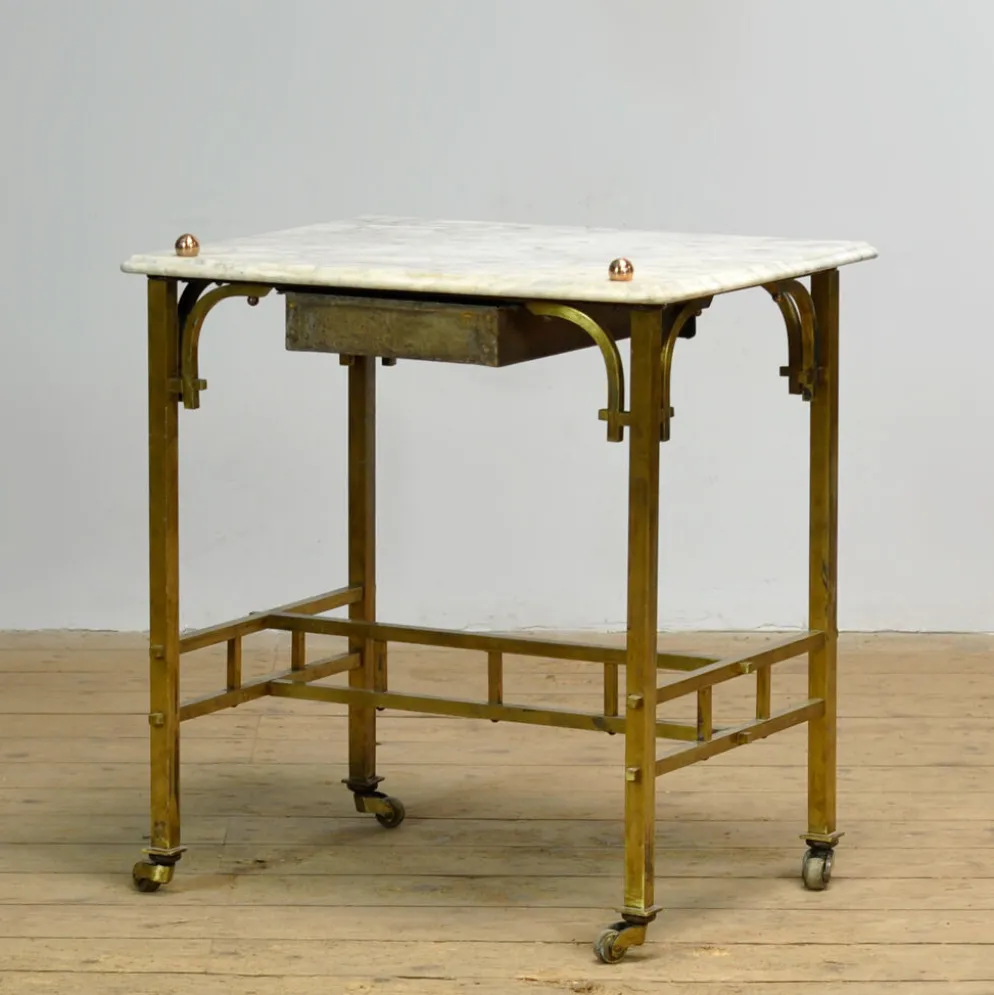 Petite table en laiton avec plateau en marbre, vers 1910