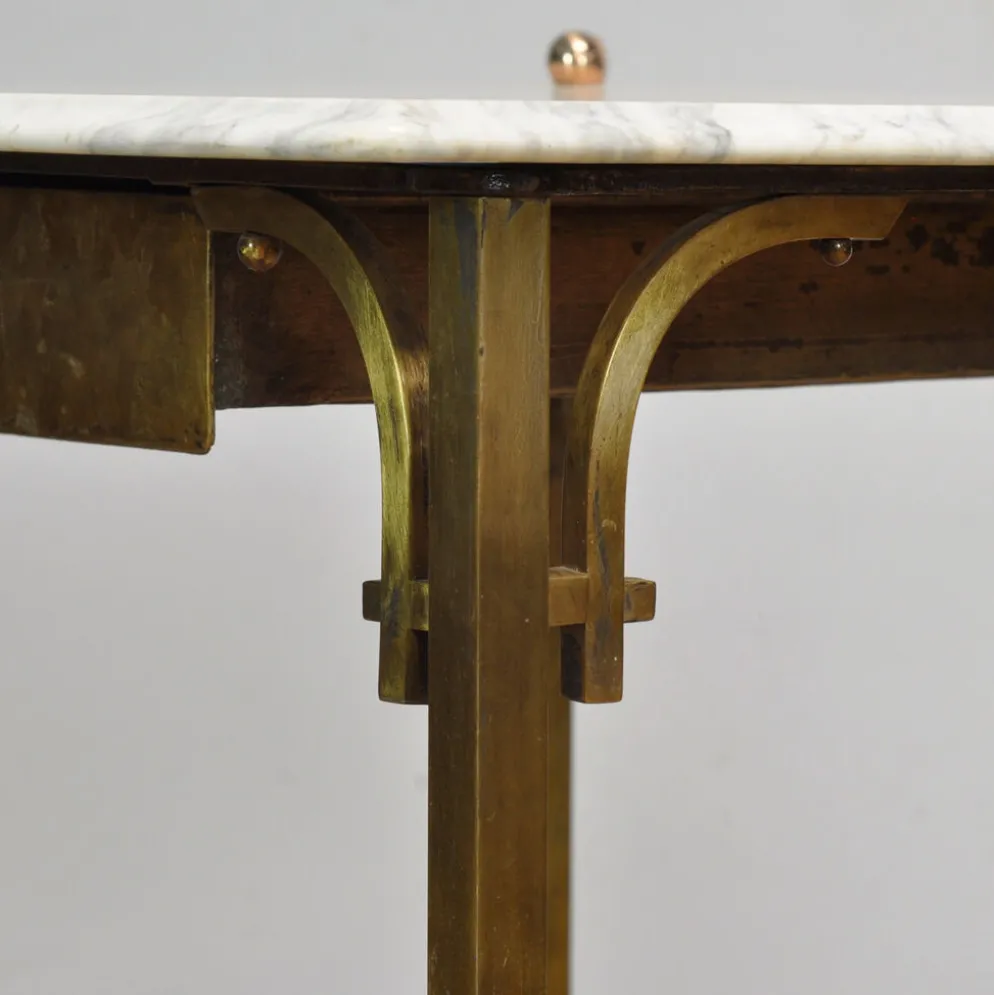 Petite table en laiton avec plateau en marbre, vers 1910