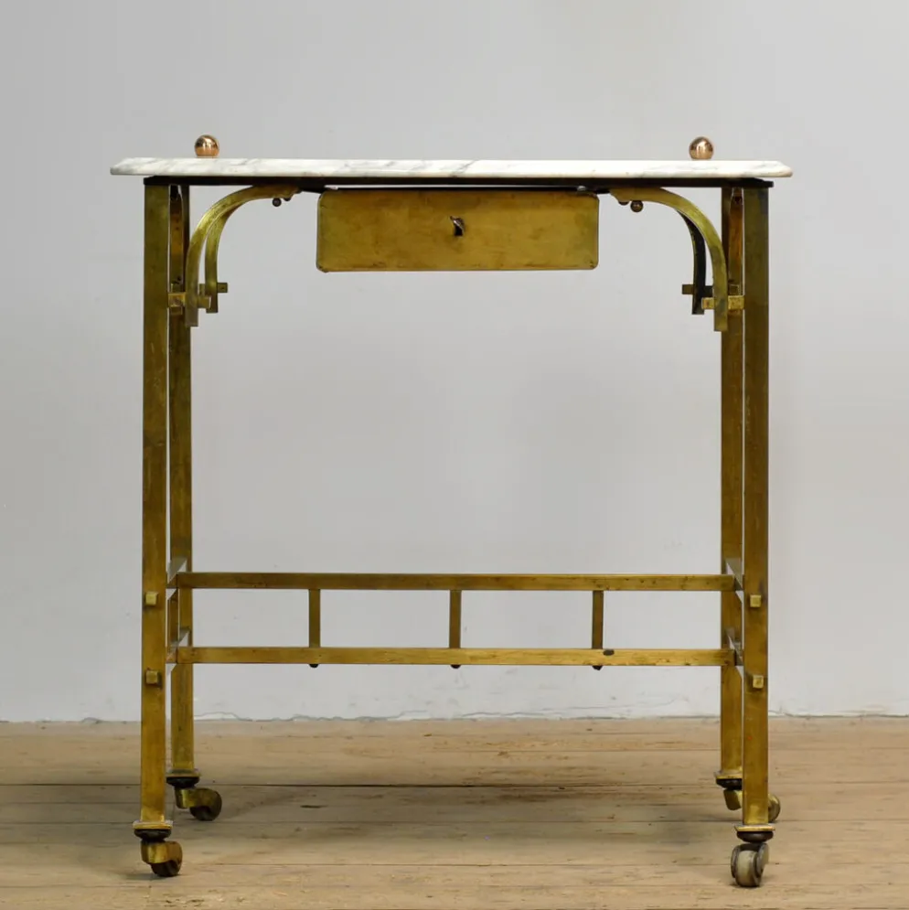 Petite table en laiton avec plateau en marbre, vers 1910