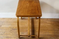Petite table pour enfant en hêtre
