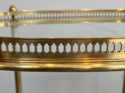 Petite table roulante ovale en laiton à double plateaux amovibles de la Maison Bagués