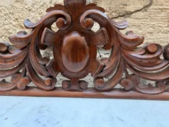 Petite étagère murale/console d’appoint Napoléon III — noyer sculpté e